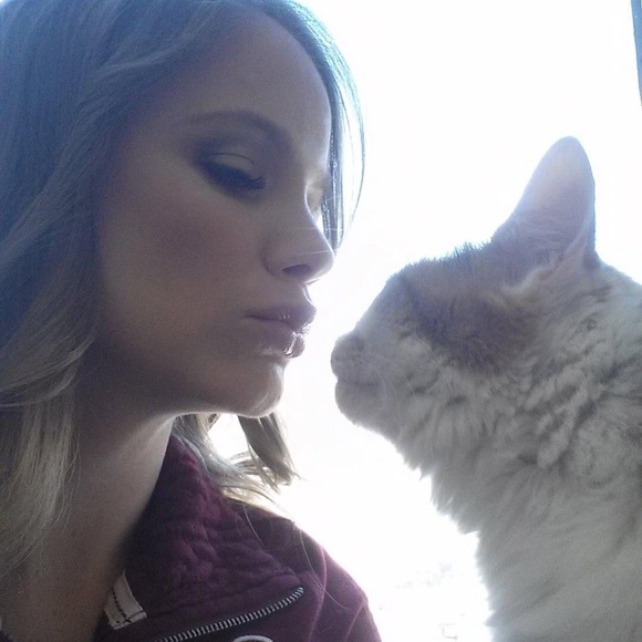 Meet your Posher, Angelica - Picture 1 of 5